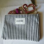 Pochette j'adore grise